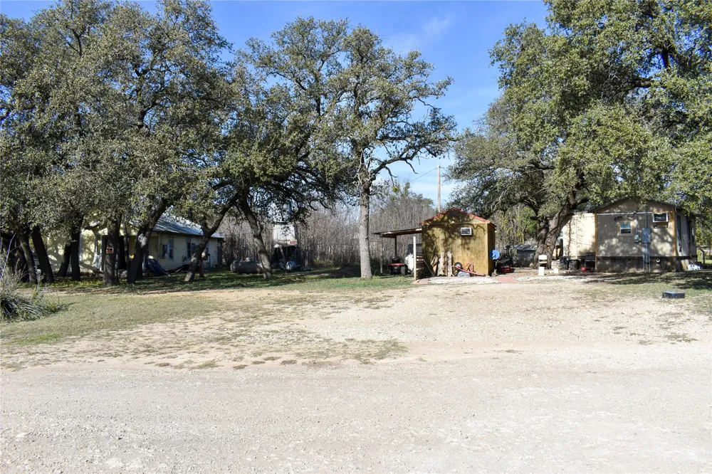 5605 Front Street Rochelle, TX 76872