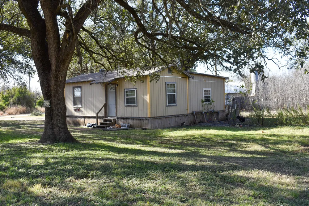 5605 Front Street Rochelle, TX 76872