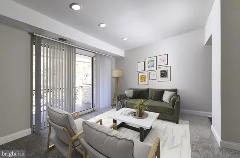 284 IVEN AVENUE #2B-266-1A