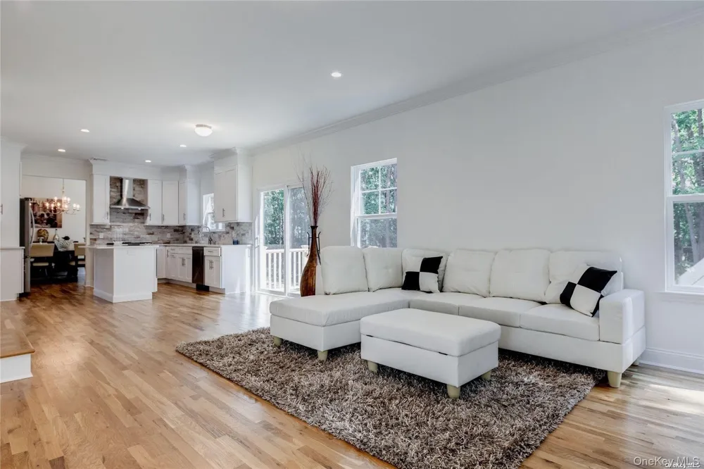 7 9th Street Center Moriches, NY 11934
