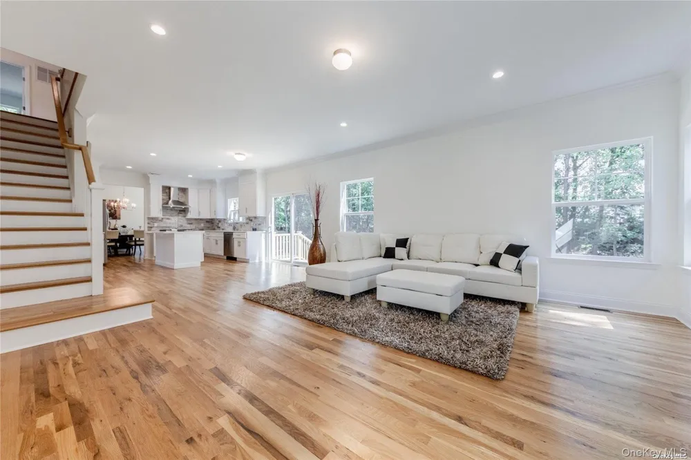 7 9th Street Center Moriches, NY 11934