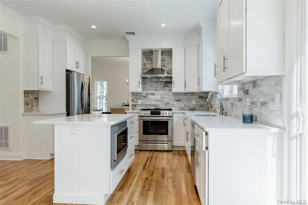7 9th Street Center Moriches, NY 11934