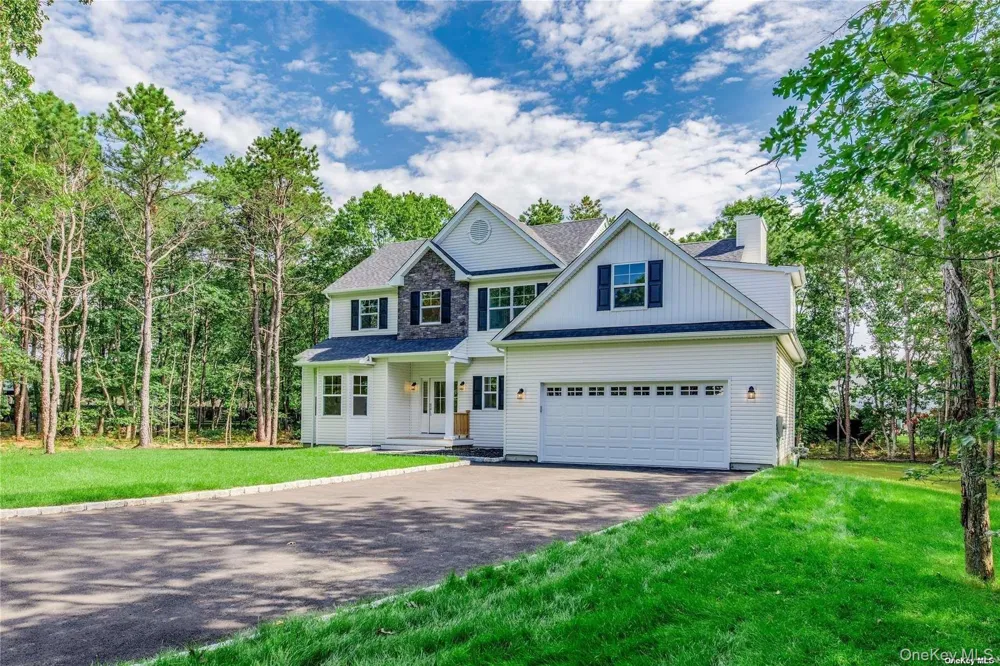 7 9th Street Center Moriches, NY 11934