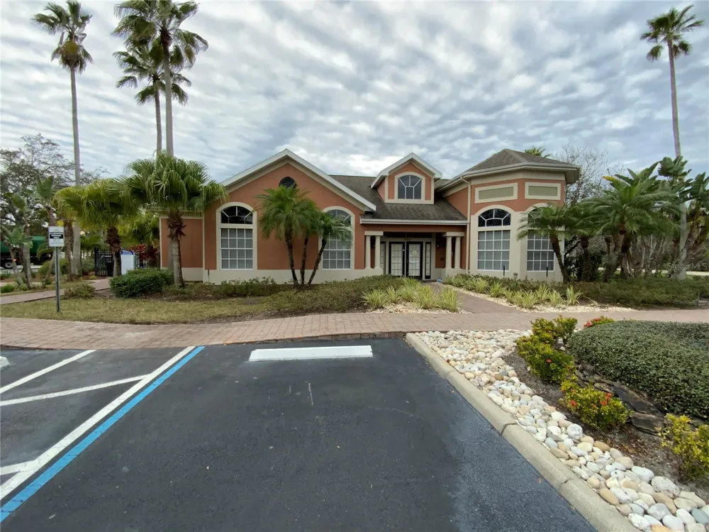 1999 SUMMER CLUB DRIVE #313 Oviedo, FL 32765