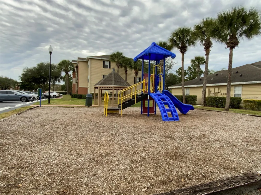 1999 SUMMER CLUB DRIVE #313 Oviedo, FL 32765