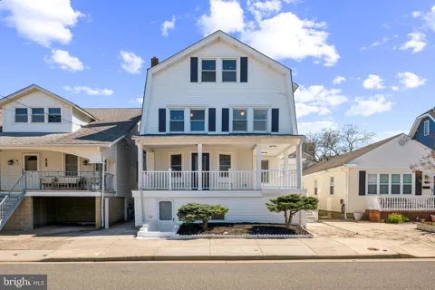 3 SURREY AVENUE