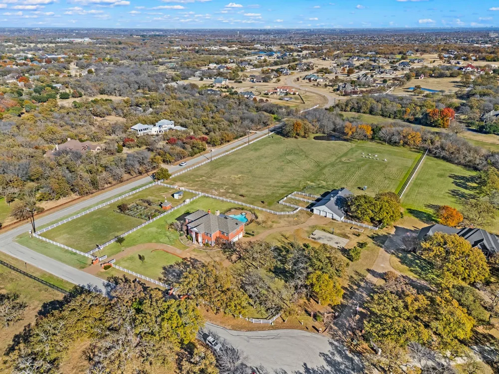 1077 Cardinal Drive Bartonville, TX 76226