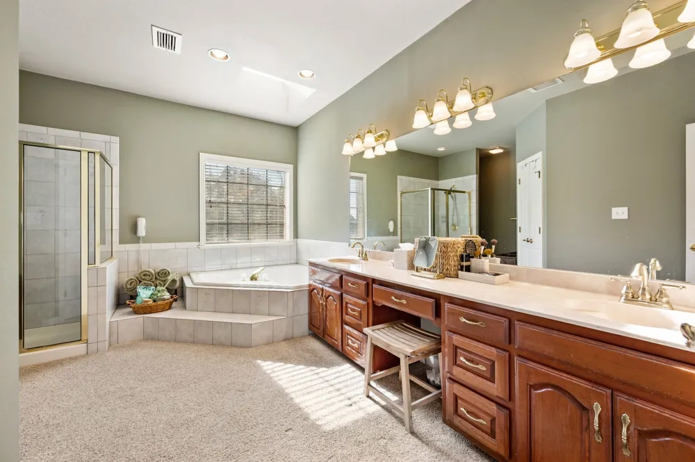 1077 Cardinal Drive Bartonville, TX 76226