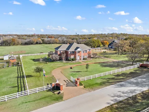 1077 Cardinal Drive