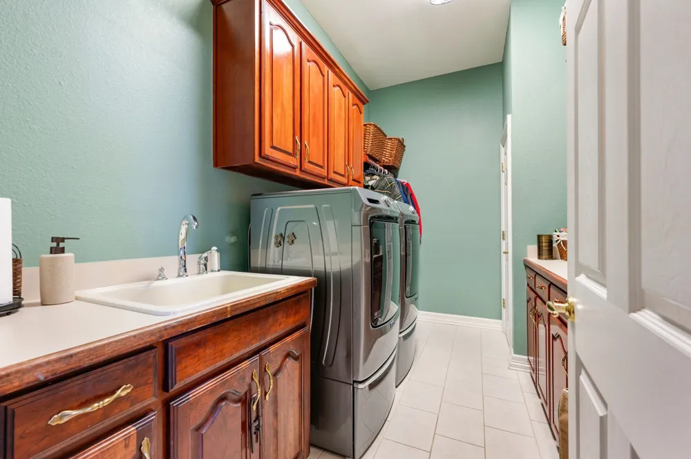 1077 Cardinal Drive Bartonville, TX 76226