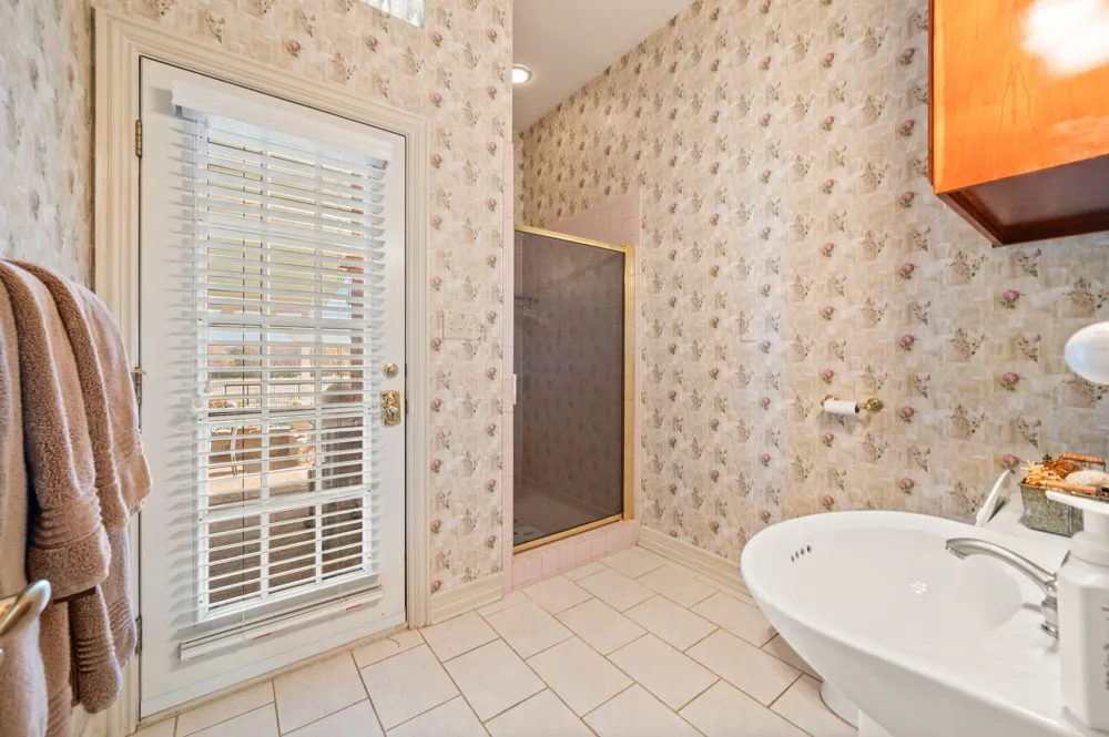 1077 Cardinal Drive Bartonville, TX 76226