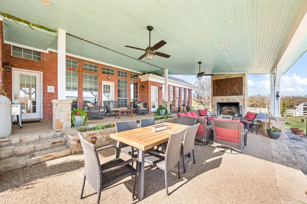 1077 Cardinal Drive Bartonville, TX 76226