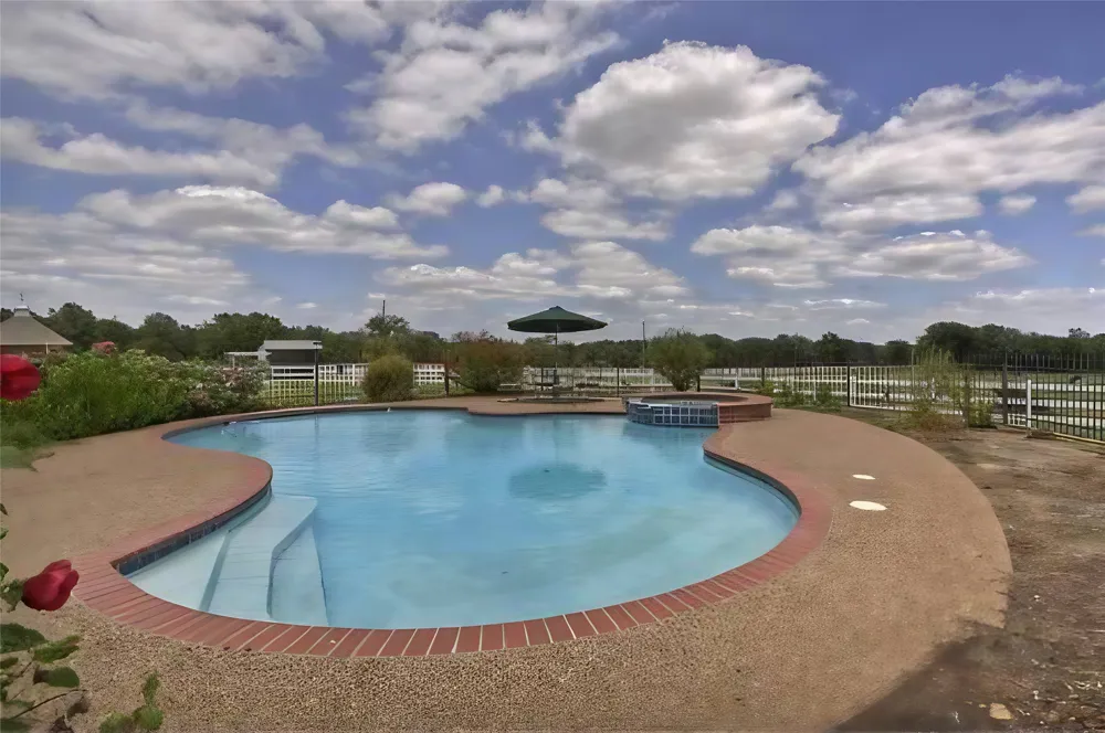 1077 Cardinal Drive Bartonville, TX 76226