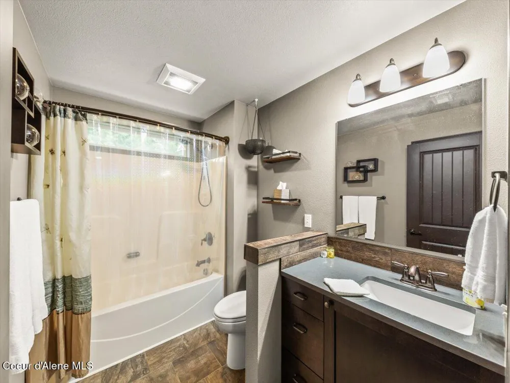 68 Outback Ridge Spirit Lake, ID 83869