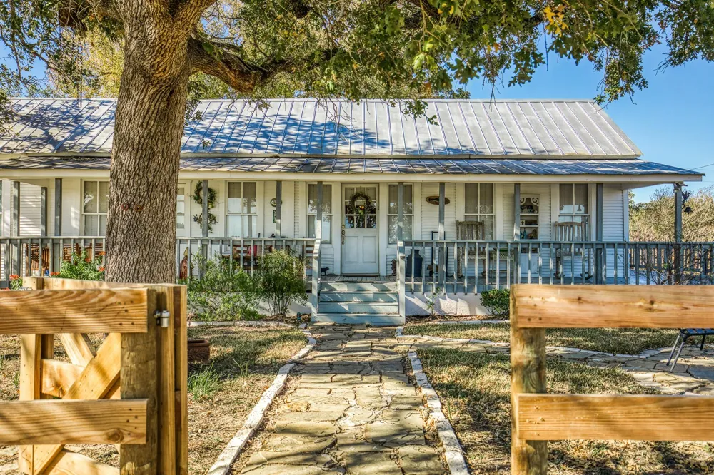 Warda Church Road Warda, TX 78945