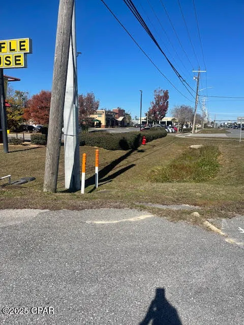 2518 HWY 77 Lynn Haven, FL 32444