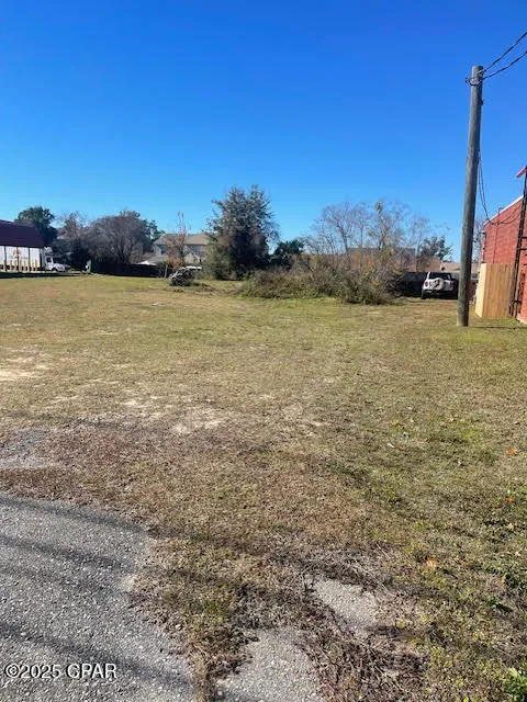 2518 HWY 77 Lynn Haven, FL 32444