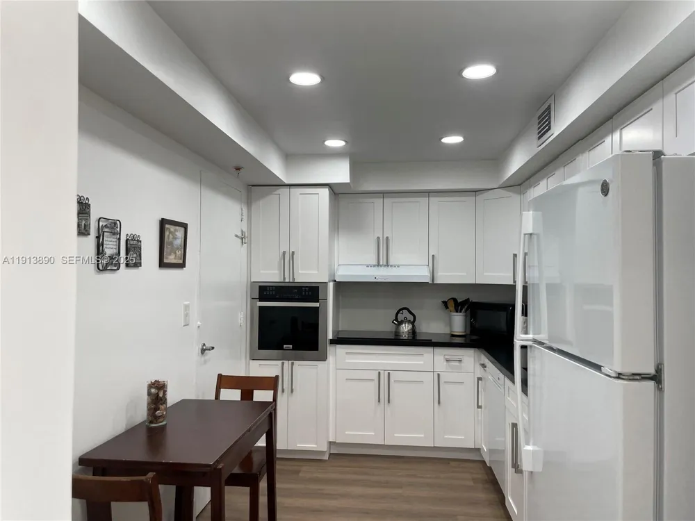 3801 S Ocean Dr #11T Lauderdale By The Sea, FL 33019