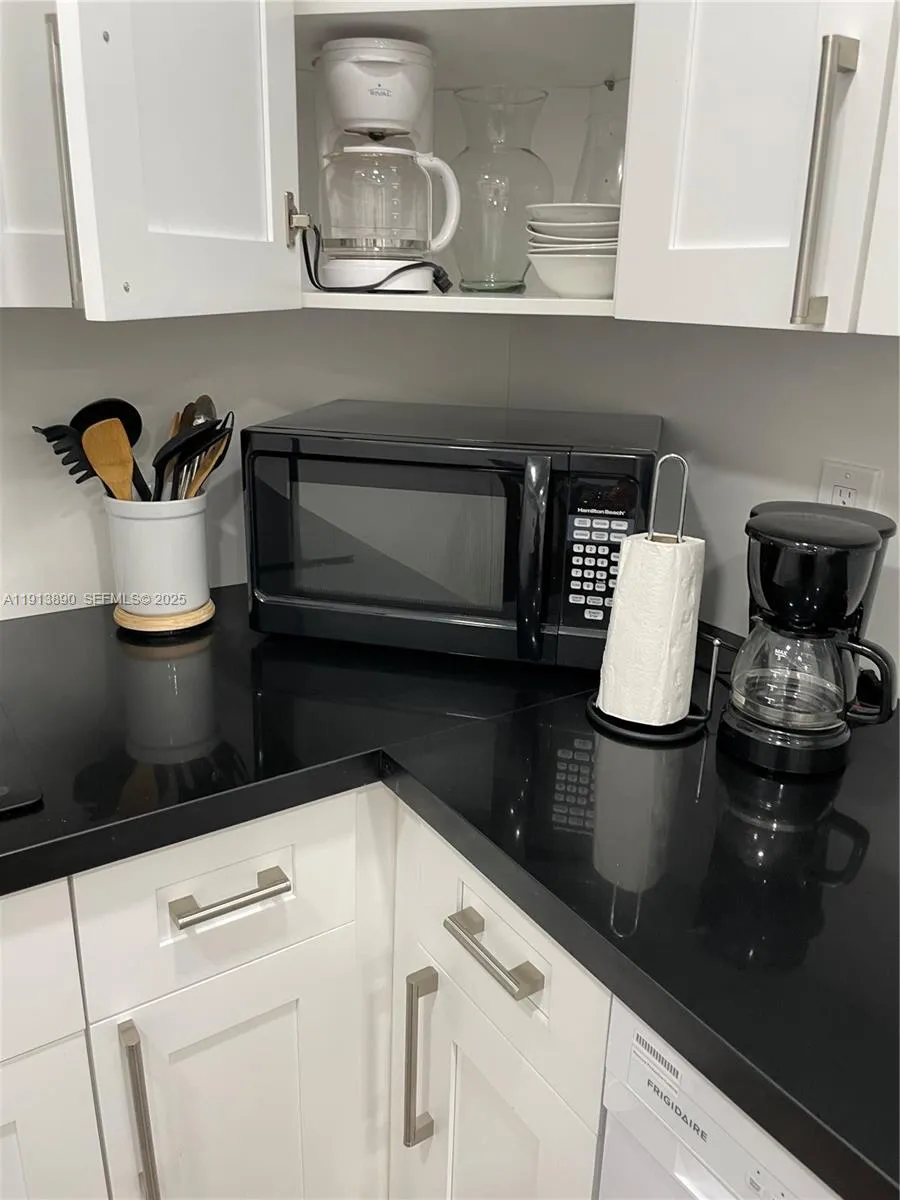 3801 S Ocean Dr #11T Lauderdale By The Sea, FL 33019