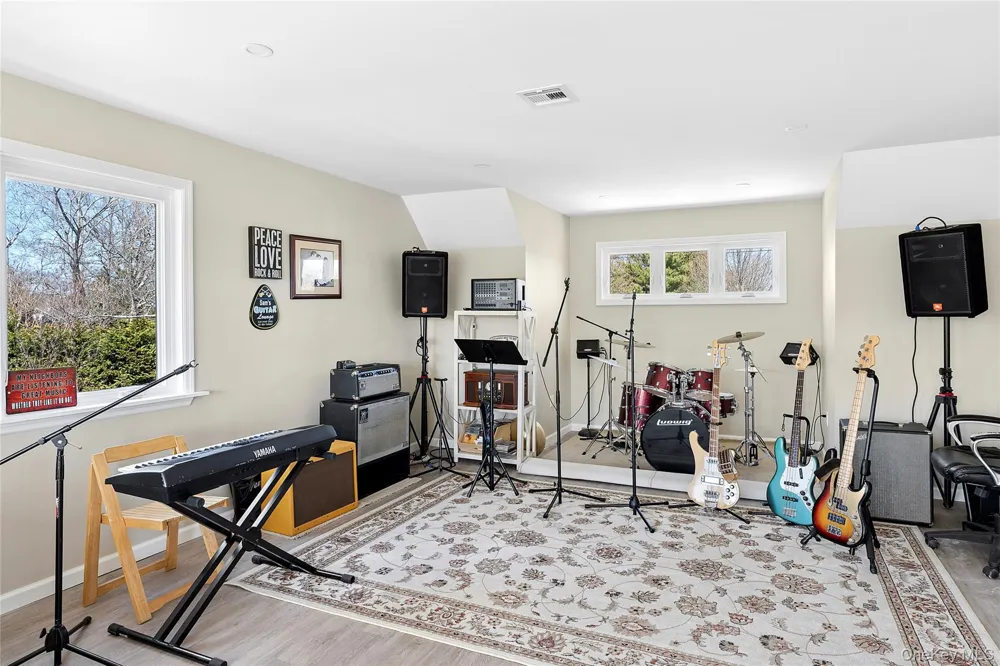 2280 Deep Hole Drive Mattituck, NY 11952