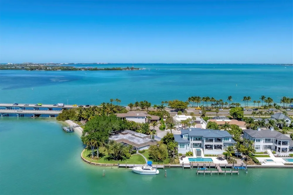 102 SEAGULL LANE Sarasota, FL 34236