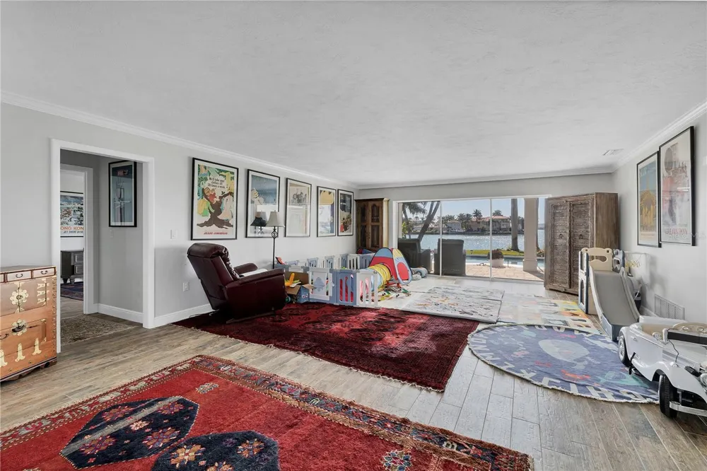 102 SEAGULL LANE Sarasota, FL 34236