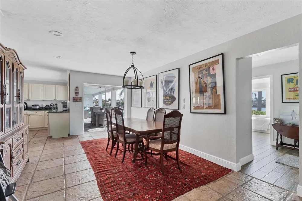 102 SEAGULL LANE Sarasota, FL 34236