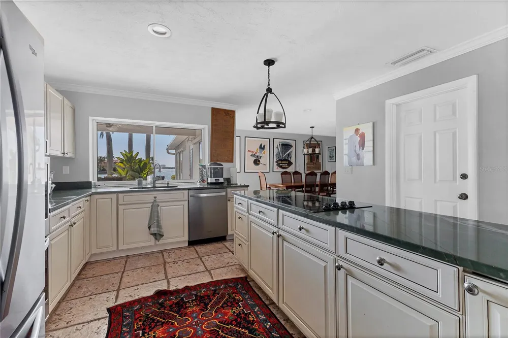 102 SEAGULL LANE Sarasota, FL 34236