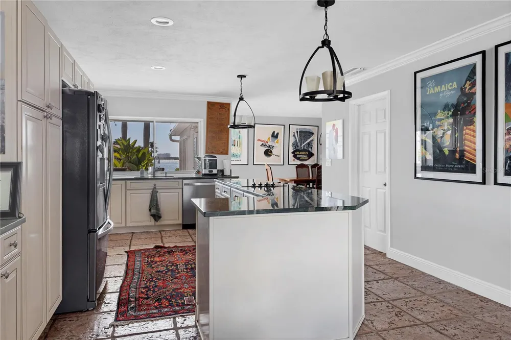 102 SEAGULL LANE Sarasota, FL 34236
