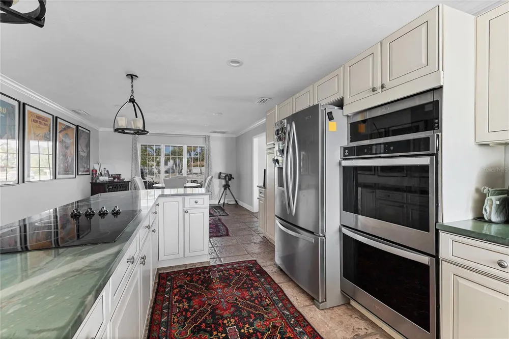 102 SEAGULL LANE Sarasota, FL 34236