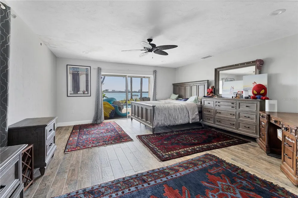 102 SEAGULL LANE Sarasota, FL 34236