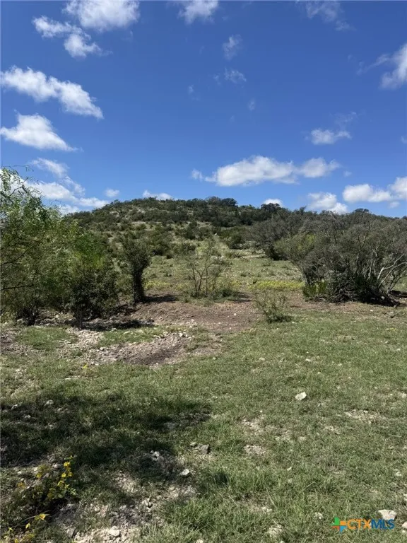 32 Private Road Rocksprings, TX 78880