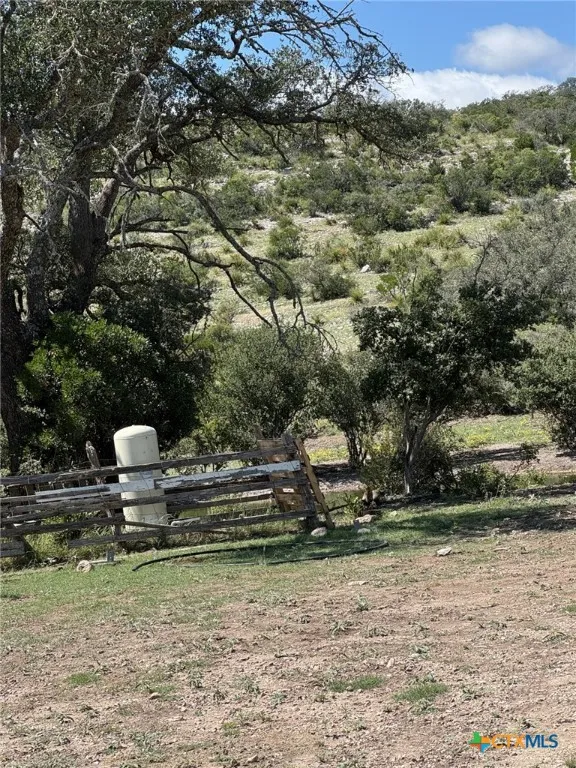 32 Private Road Rocksprings, TX 78880