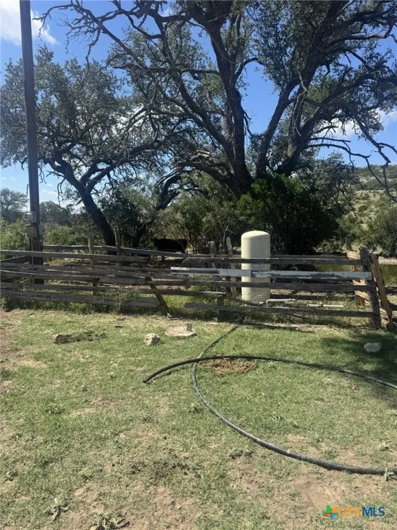 32 Private Road Rocksprings, TX 78880