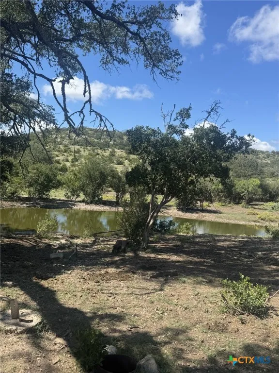 32 Private Road Rocksprings, TX 78880