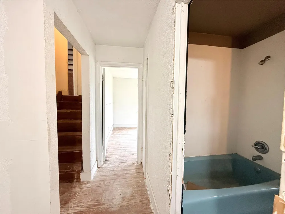 2806 Pearl Street Liverpool, TX 77577