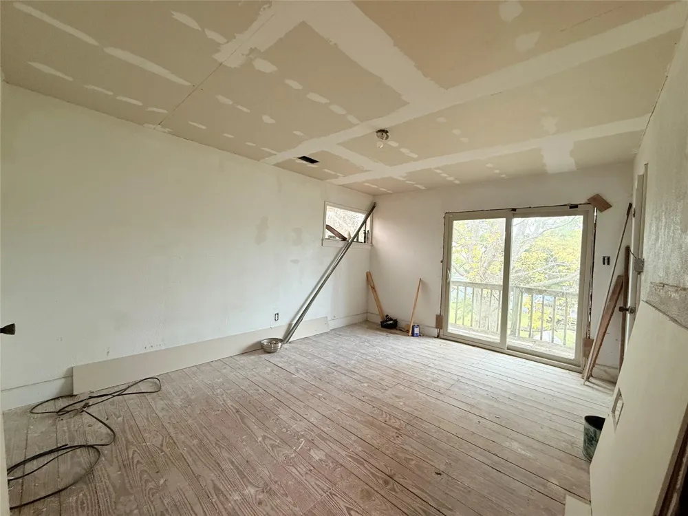 2806 Pearl Street Liverpool, TX 77577