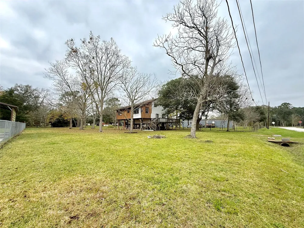 2806 Pearl Street Liverpool, TX 77577