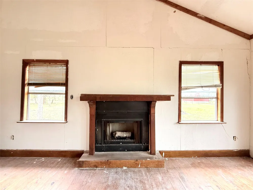 2806 Pearl Street Liverpool, TX 77577