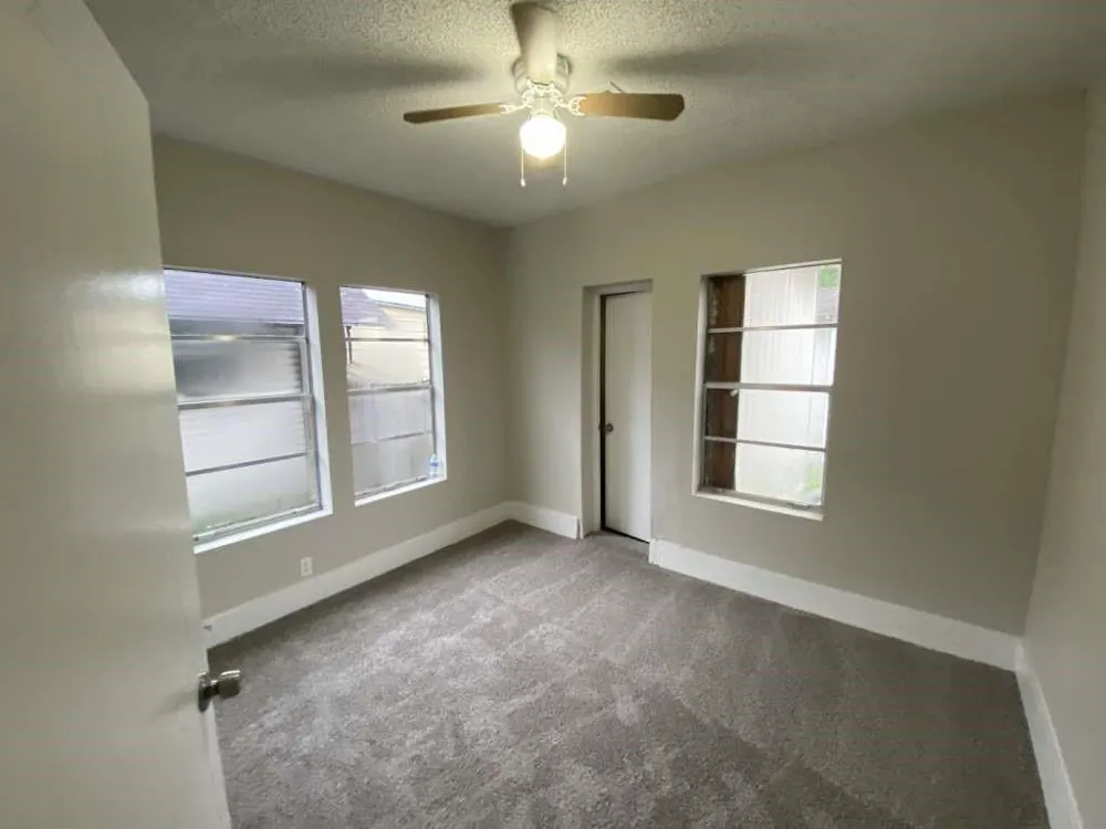 8213 E Erath Street Houston, TX 77012