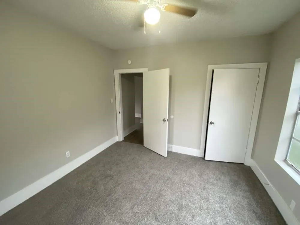 8213 E Erath Street Houston, TX 77012