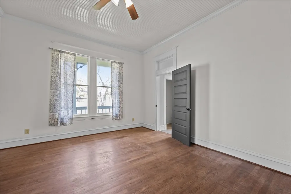 608 Miller Street Anahuac, TX 77514