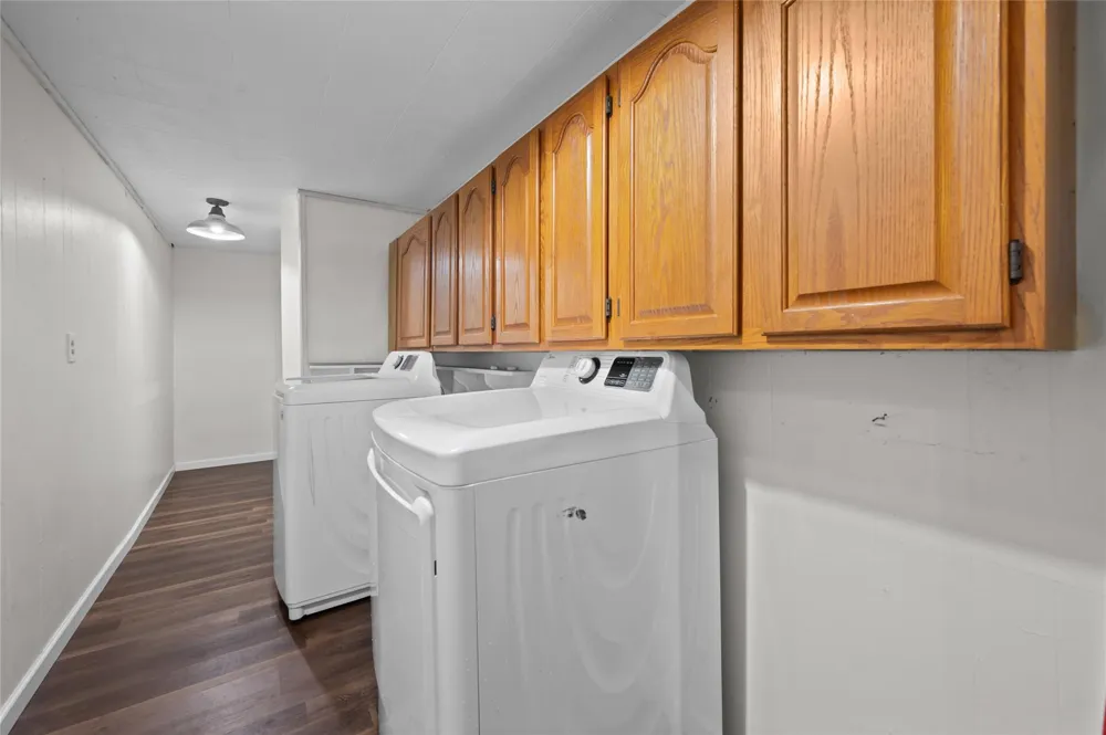 608 Miller Street Anahuac, TX 77514