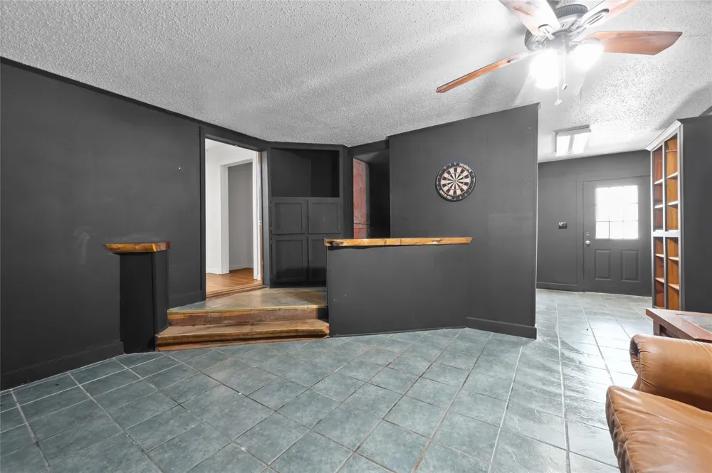 608 Miller Street Anahuac, TX 77514