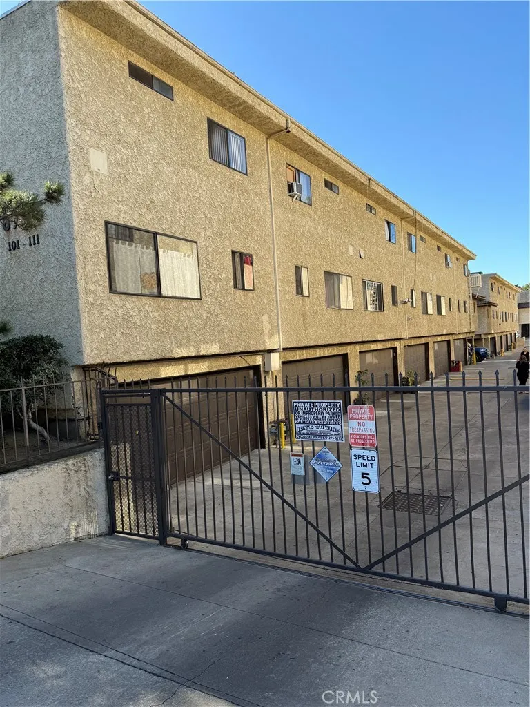8745 Willis #107 Panorama City, CA 91402