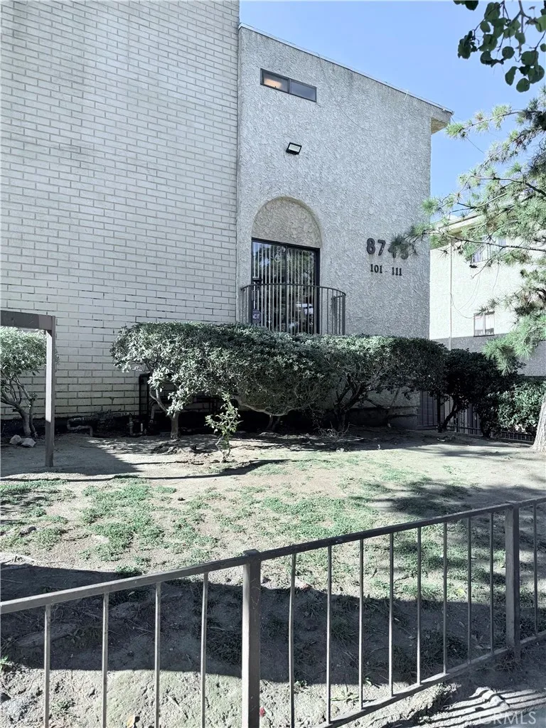 8745 Willis #107 Panorama City, CA 91402