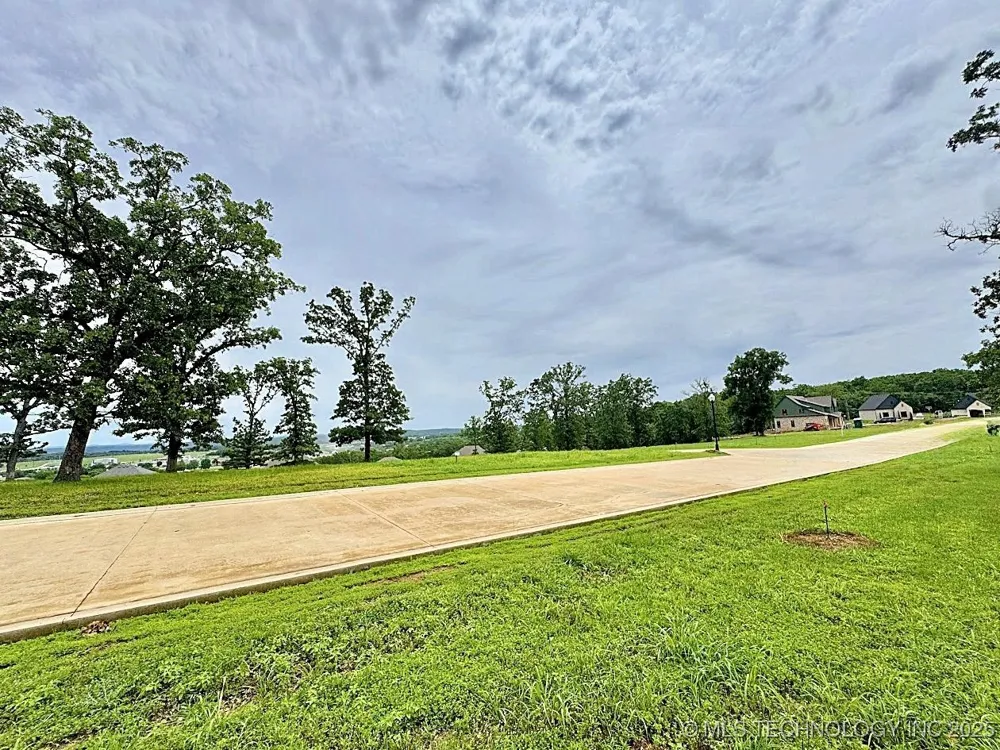 810 Ridgeview Drive Tahlequah, OK 74464