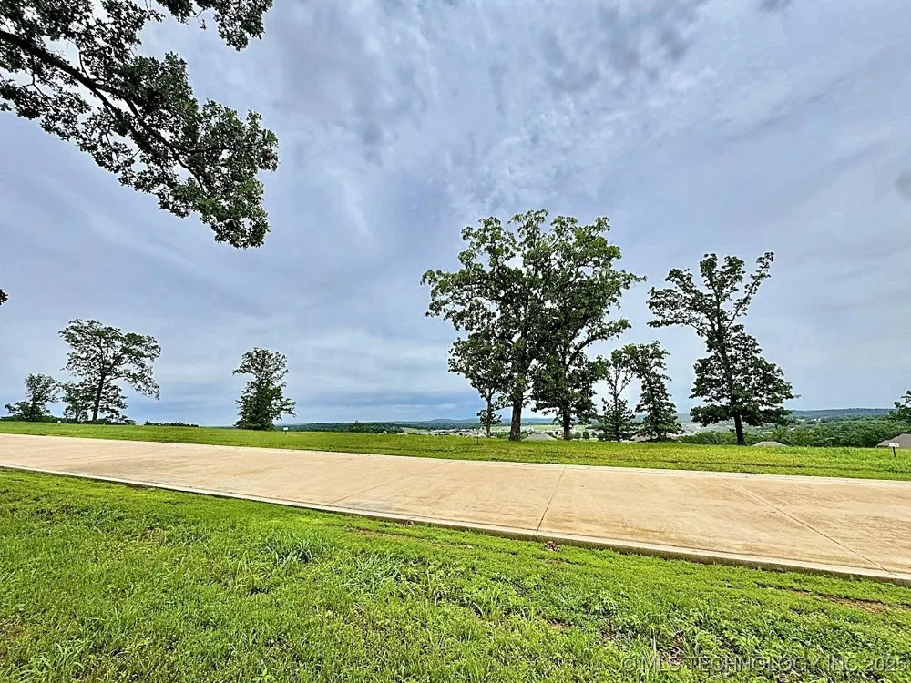 810 Ridgeview Drive Tahlequah, OK 74464
