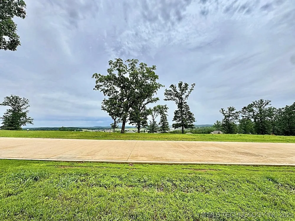 810 Ridgeview Drive Tahlequah, OK 74464