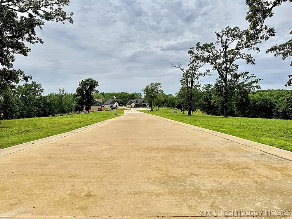 810 Ridgeview Drive Tahlequah, OK 74464